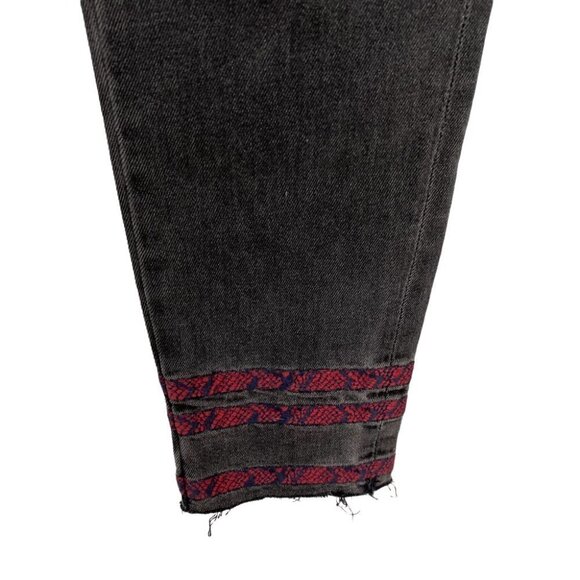 Driftwood Jackie‎ Crop Jeans Embroidered Frayed Hem NWT Women's Size 26 - Picture 4 of 7